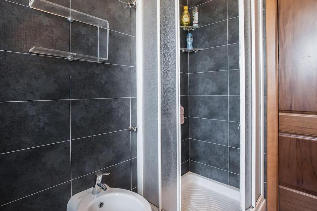 Modern Apartment Giovanni Square Iun Q6922 칼리아리 외부 사진